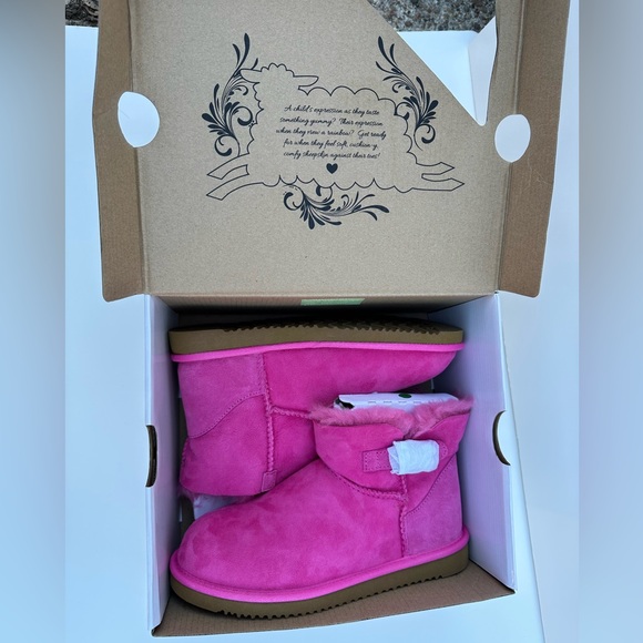 NIB Member's Mark Short Sheepskin Buckle Boots Girl's Size 4 Pink - Picture 6 of 7